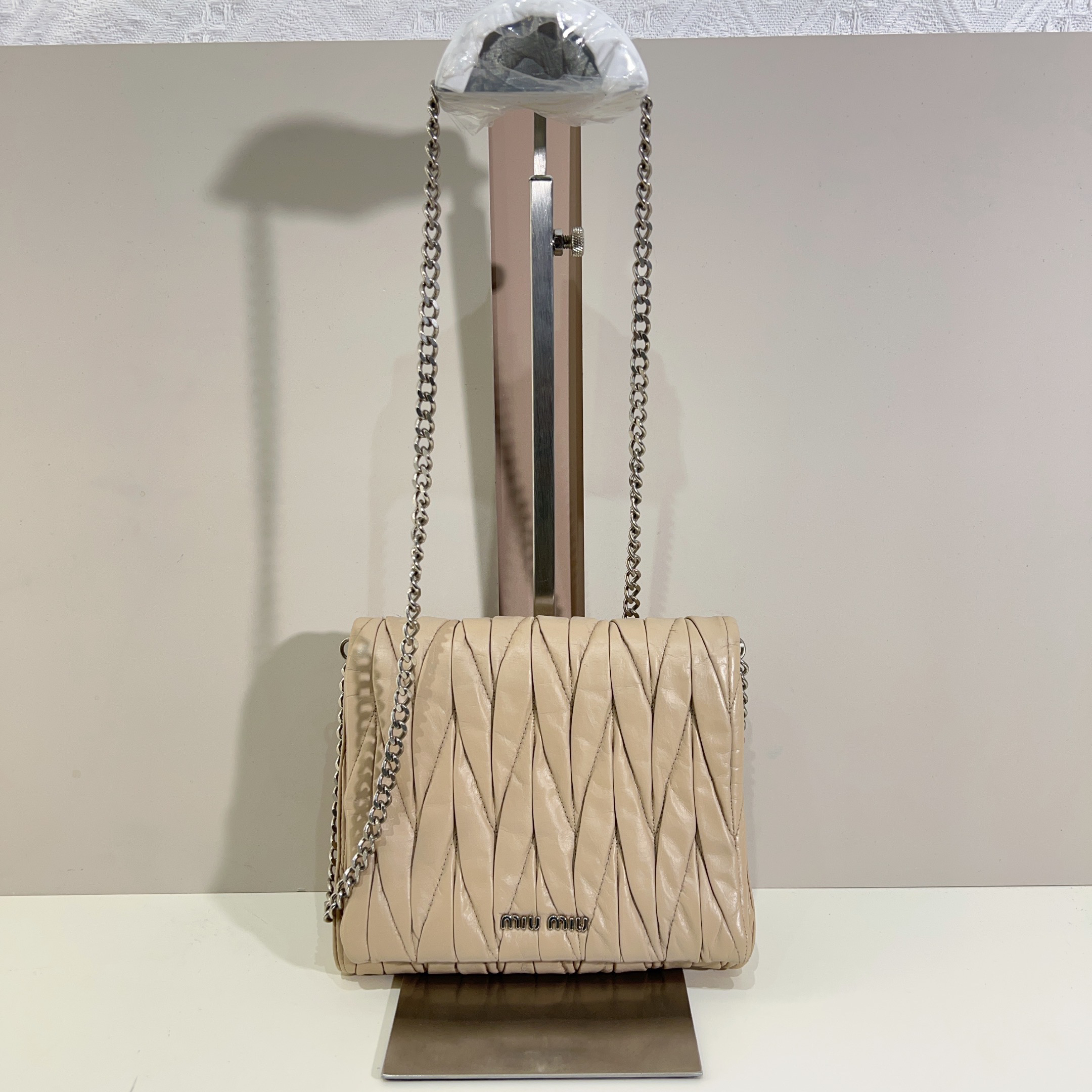 95新 MIU MIU/缪缪 缪缪miumiu油蜡皮链条包a8439