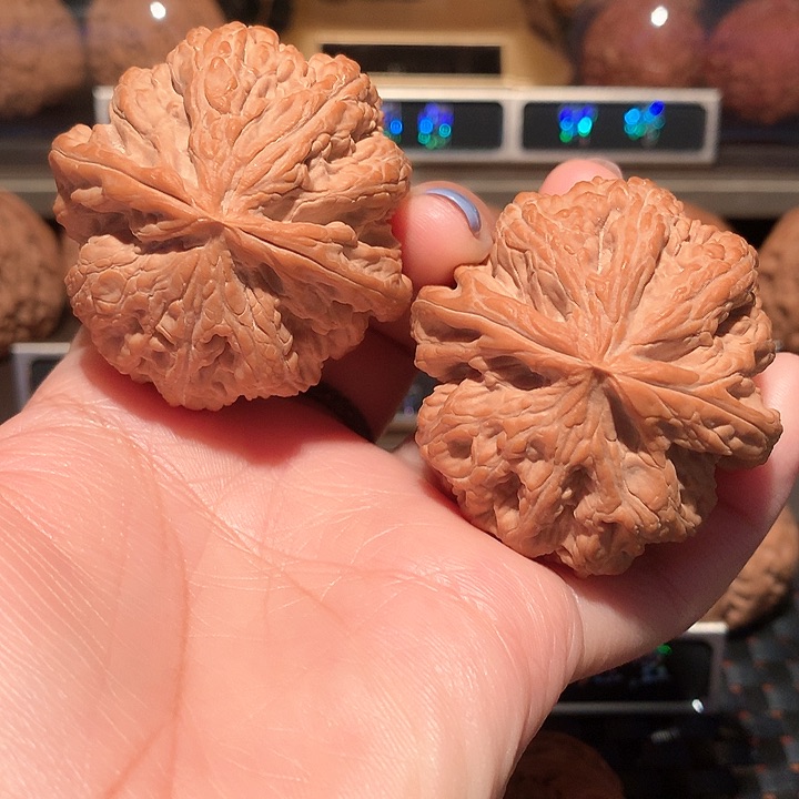 文玩核桃把件球筋