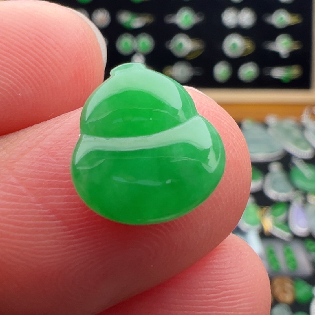 翡翠未镶嵌颈饰葫芦11.2