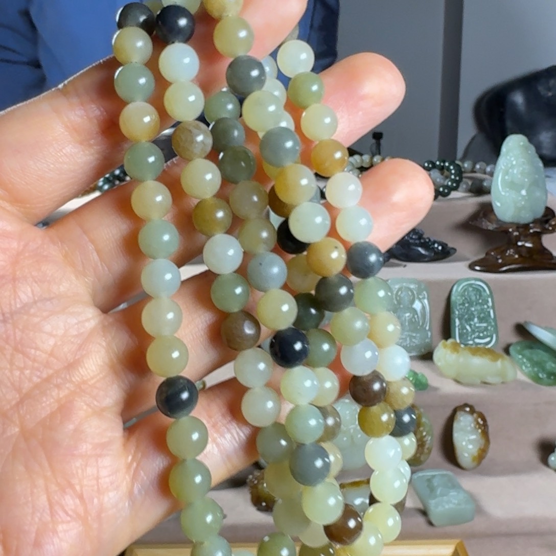 和田玉颈饰未镶嵌