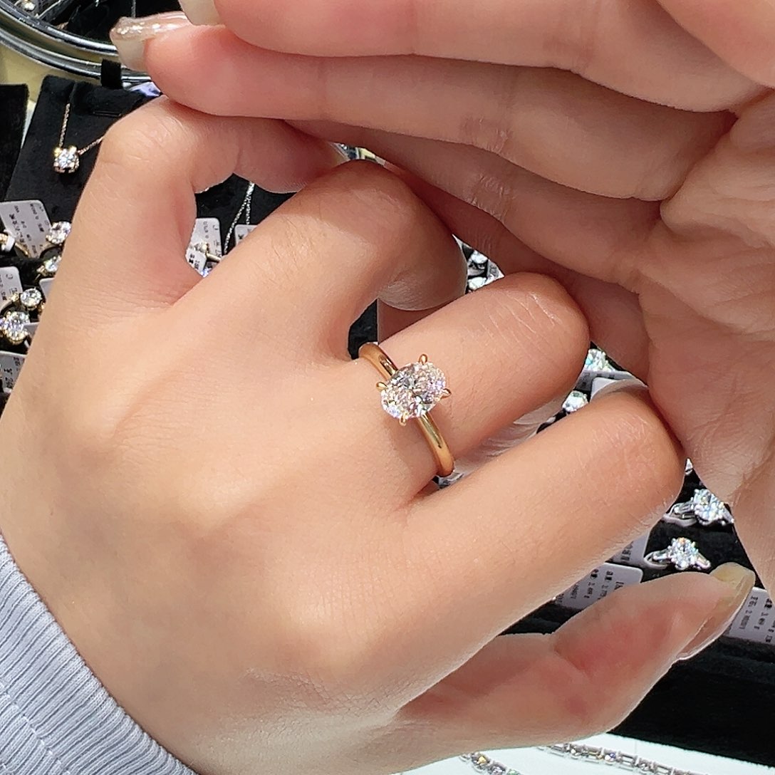 【闪购商品】实验室培育钻石18K金镶嵌不**瓜00030413