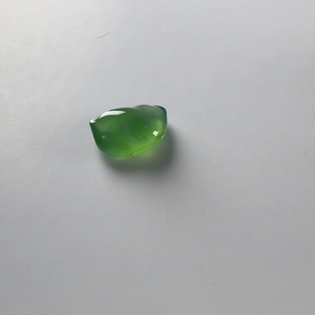翡翠未镶嵌颈饰随行