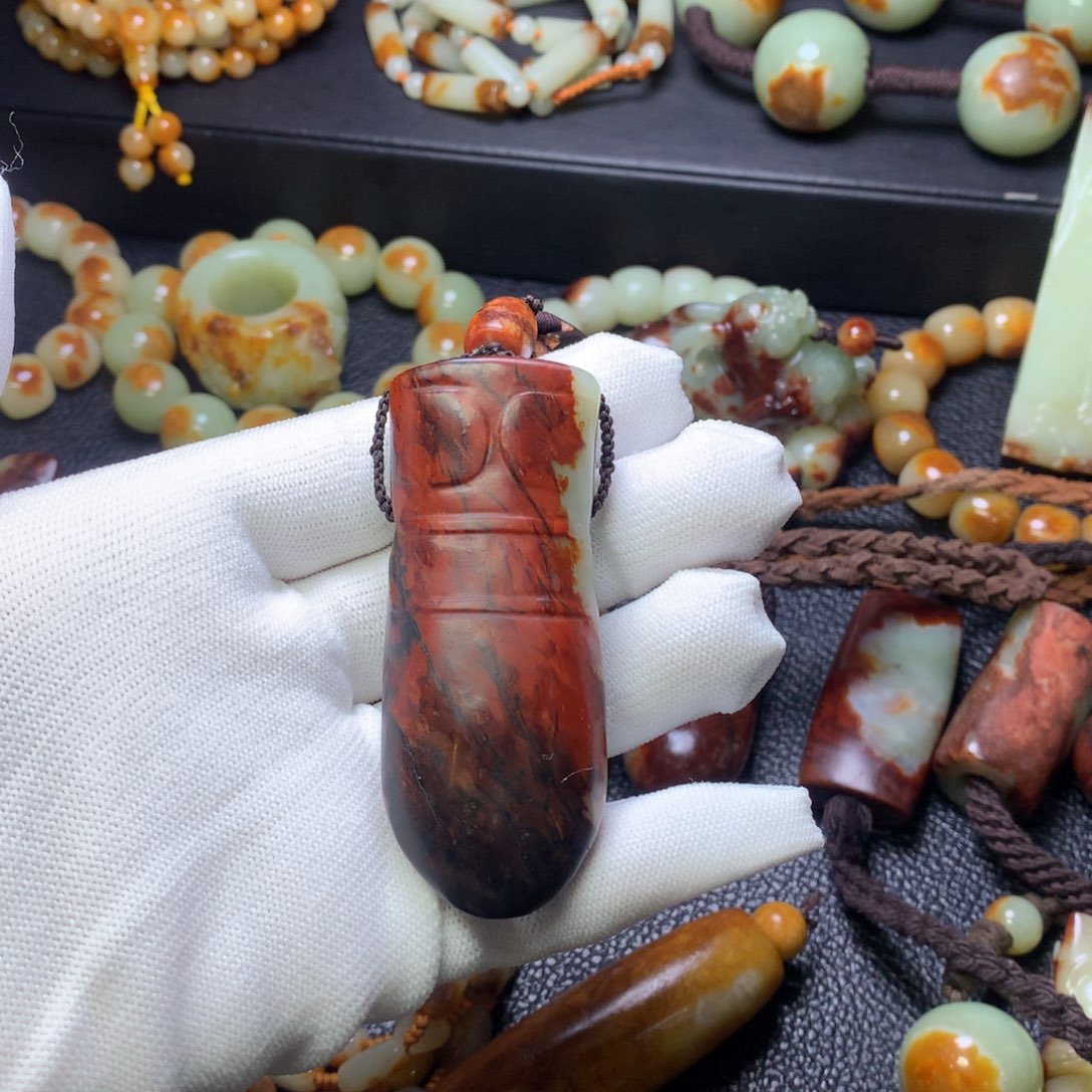 未镶嵌岫岩河磨玉（透闪石质玉）把件镭*