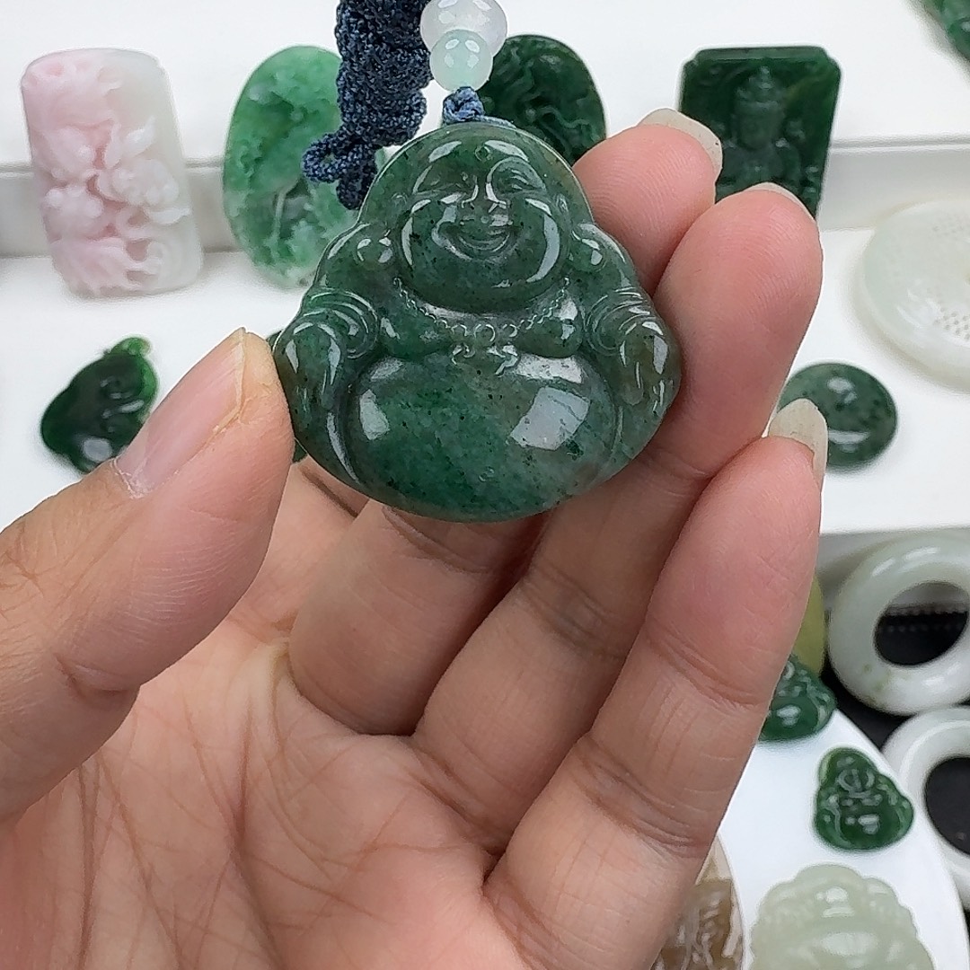 独山玉未镶嵌颈饰