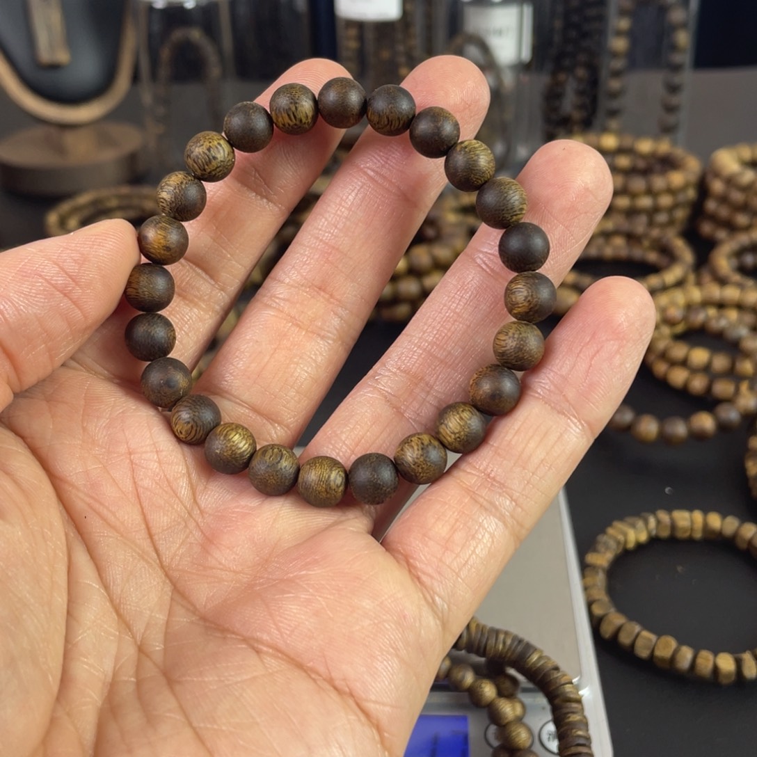 A***慧8mm单圈圆珠5g+沉香手串