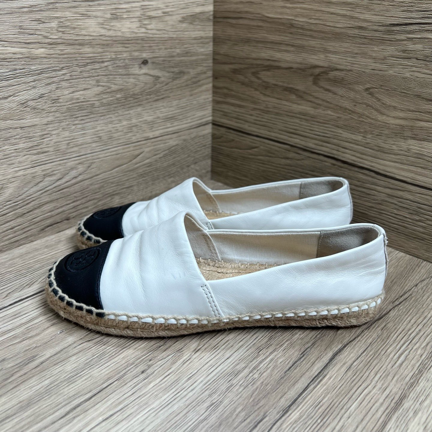 95新 TORY BURCH/汤丽柏琦 黑白渔夫鞋 35码