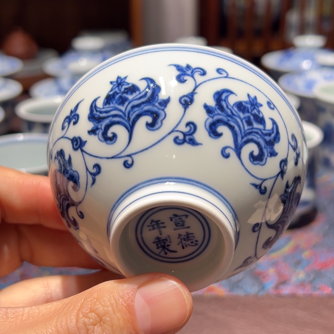 杯青花缠枝莲双钩莲主人杯口径约9厘米