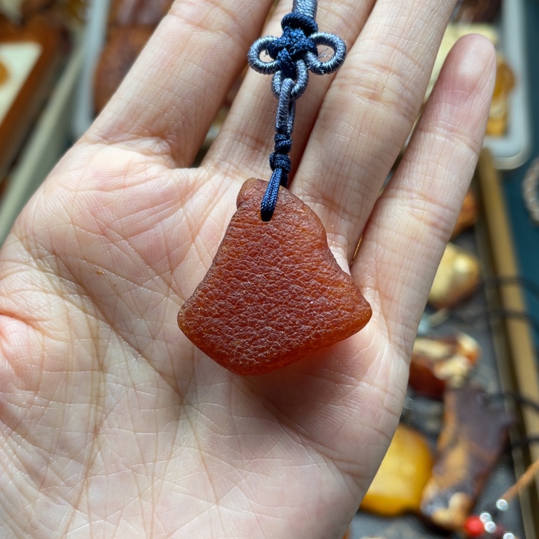 琥珀未镶嵌珠宝奇石