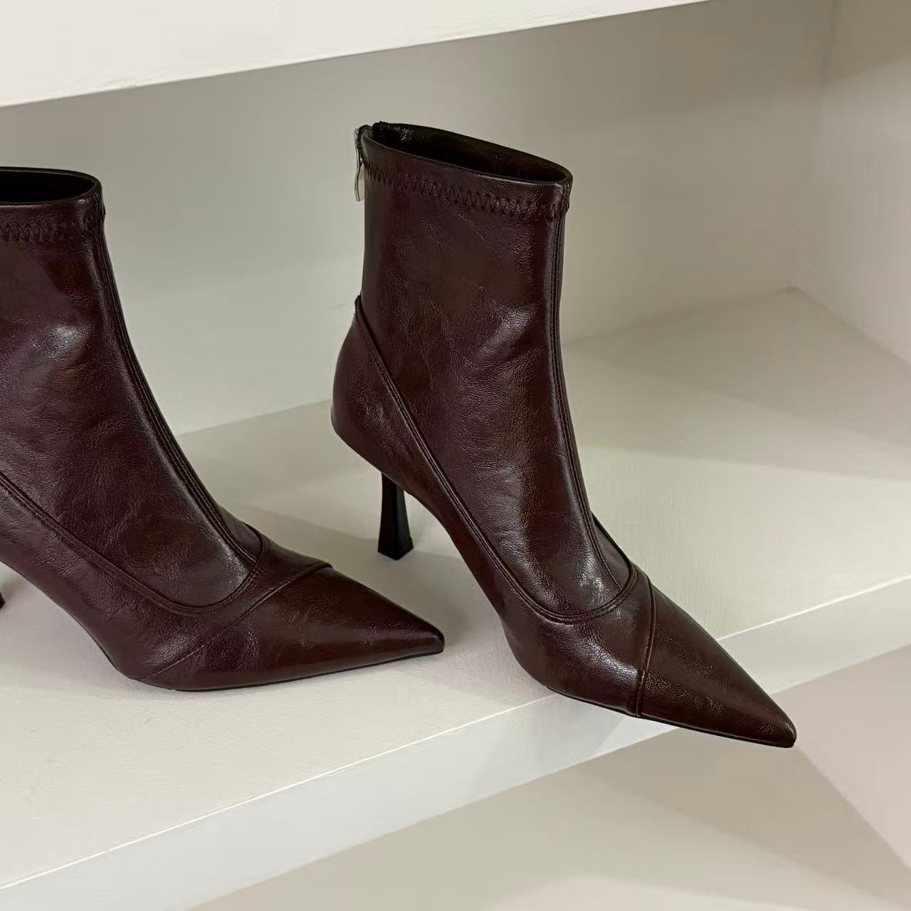 韩版软皮显瘦细跟尖头女靴短筒高跟鞋时装靴后拉链法式瘦瘦女短靴