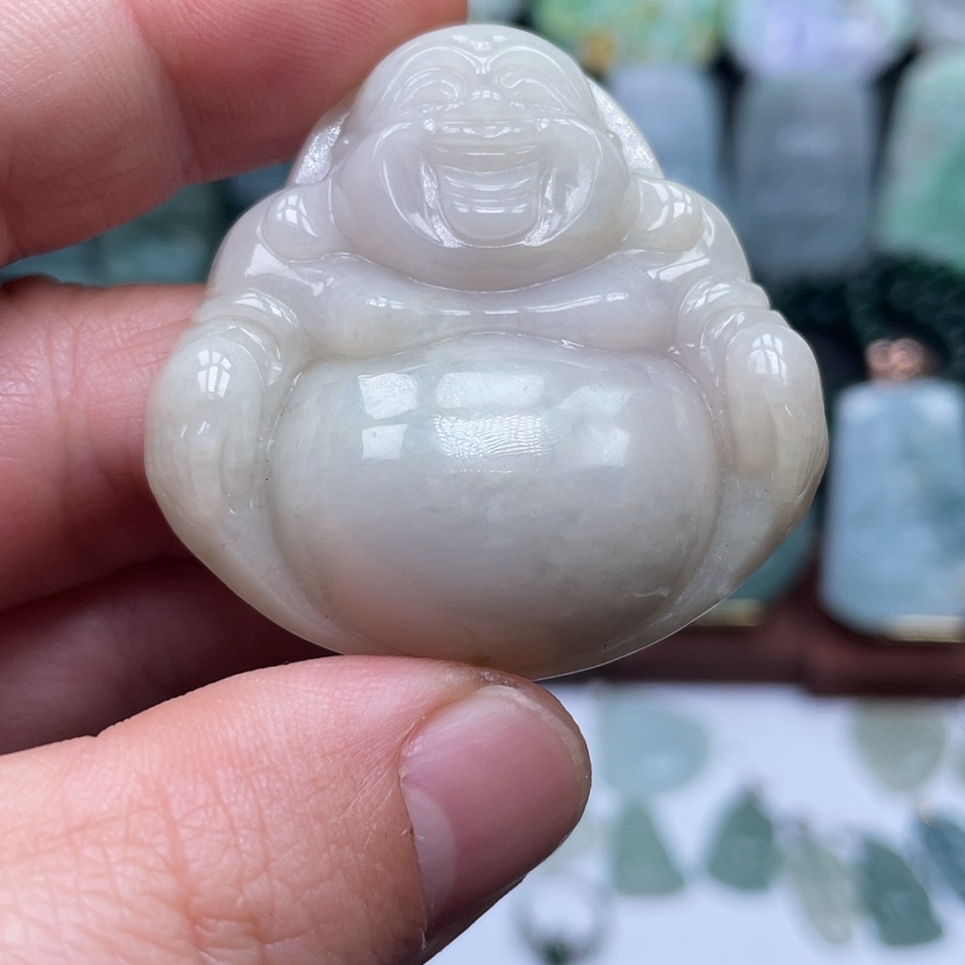 翡翠未镶嵌颈饰大肚佛