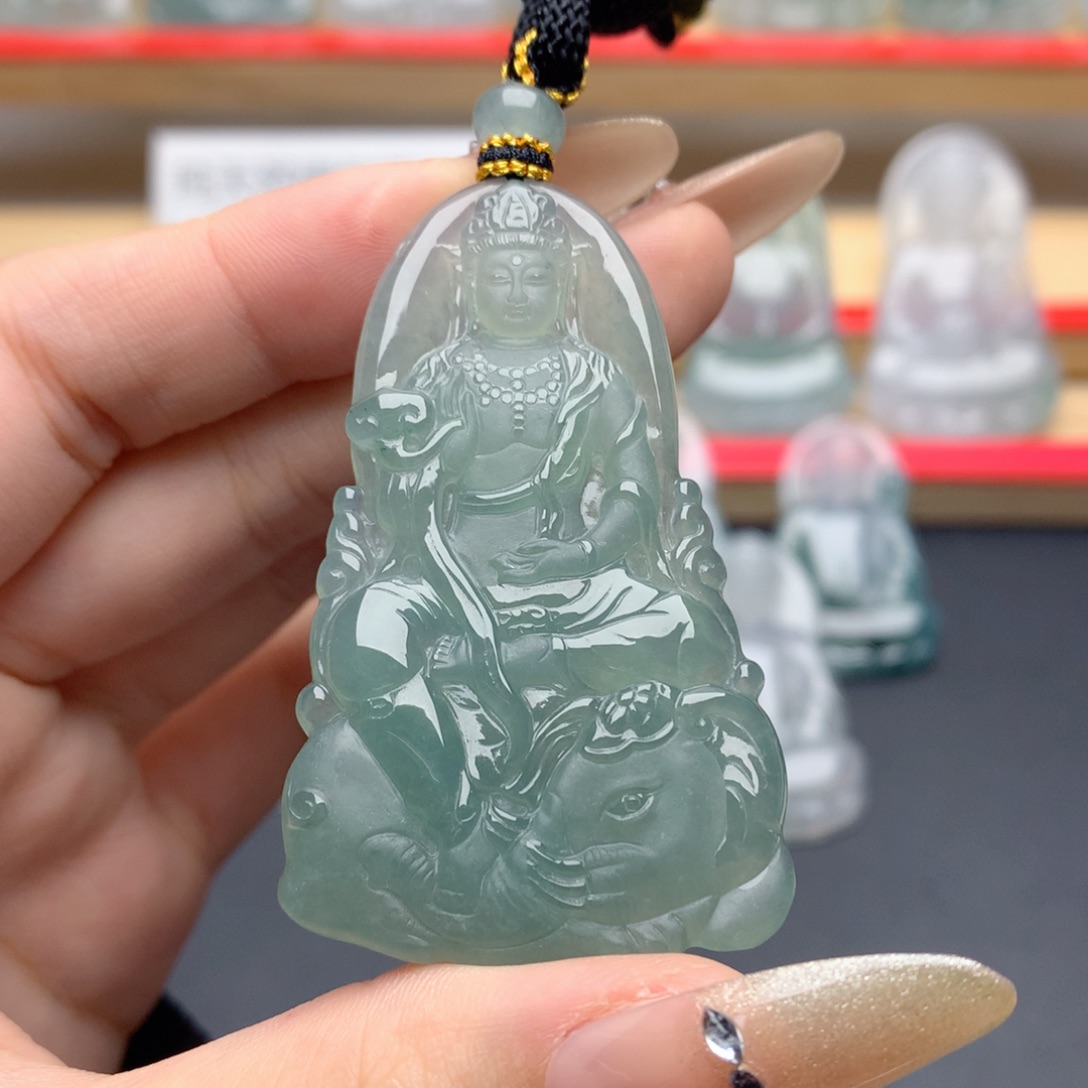 翡翠未镶嵌颈饰普贤菩萨