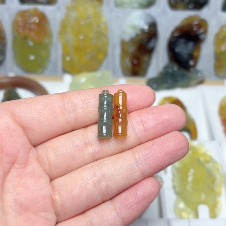 未镶嵌蛇纹石玉吊坠(不含链)A****w