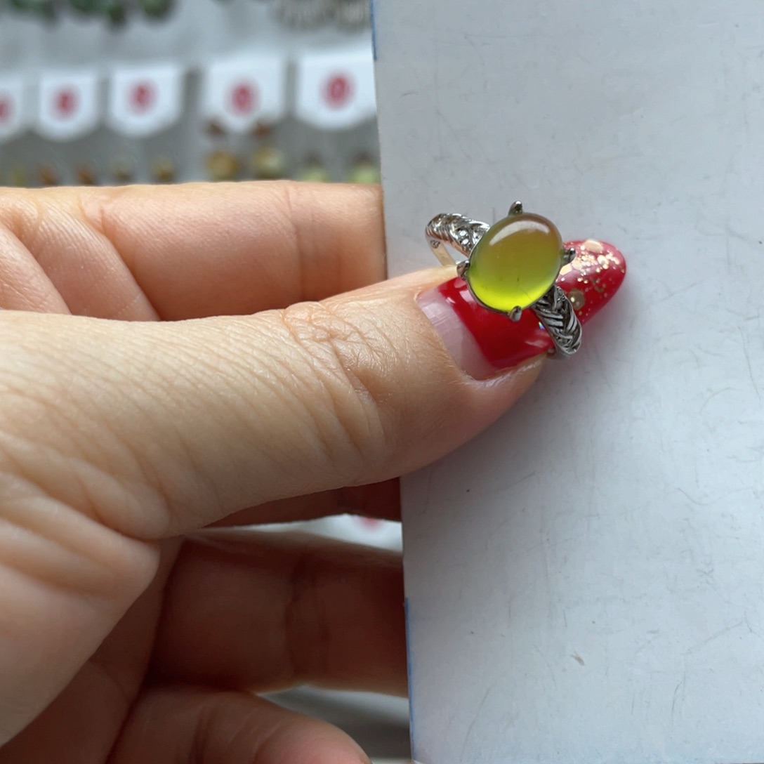 蛇纹石玉吊坠未镶嵌