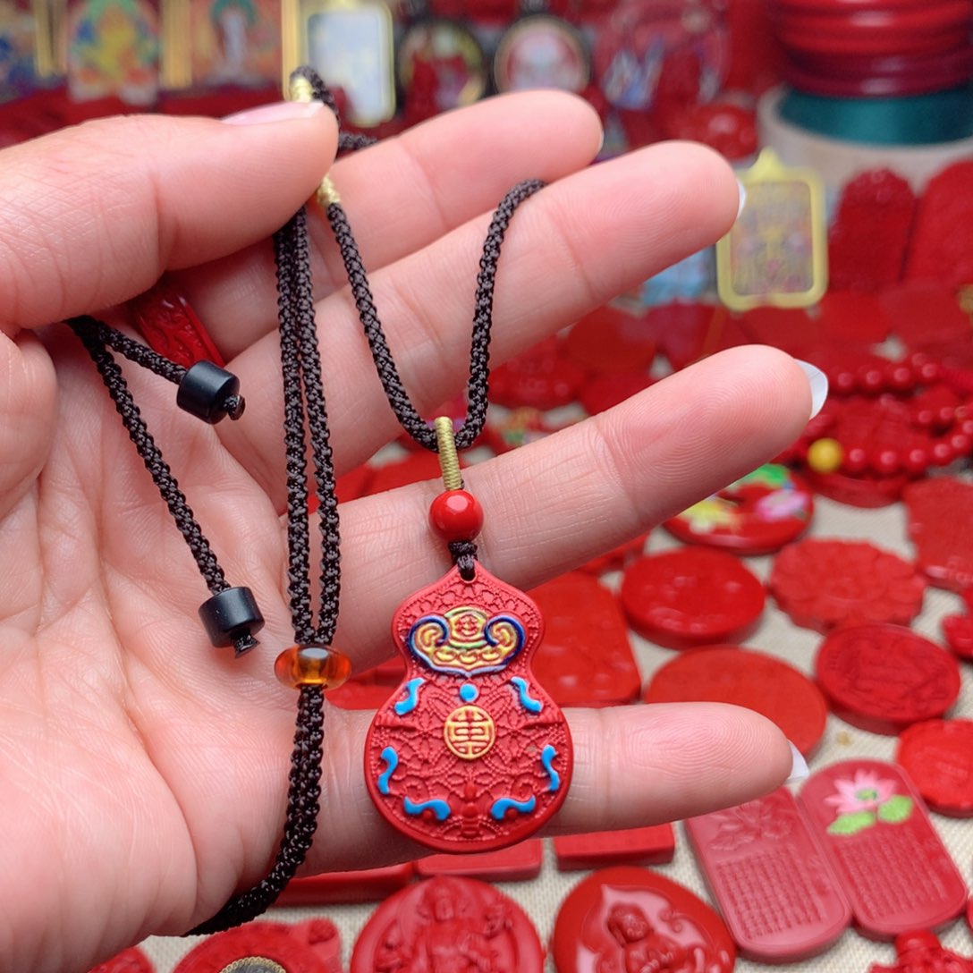 天然辰砂工艺品朱砂吊坠