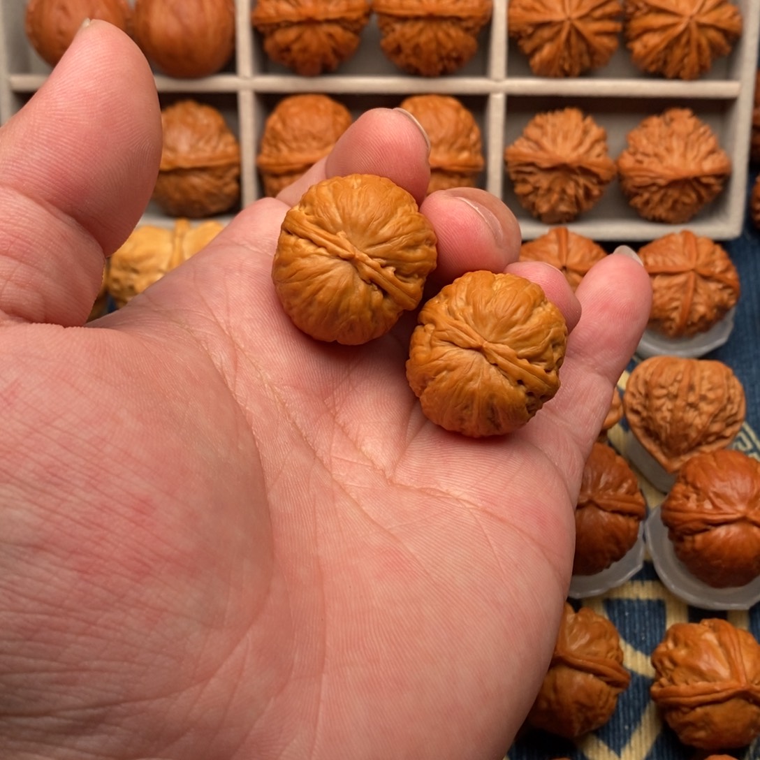 8***6文玩核桃把件南瓜元宝