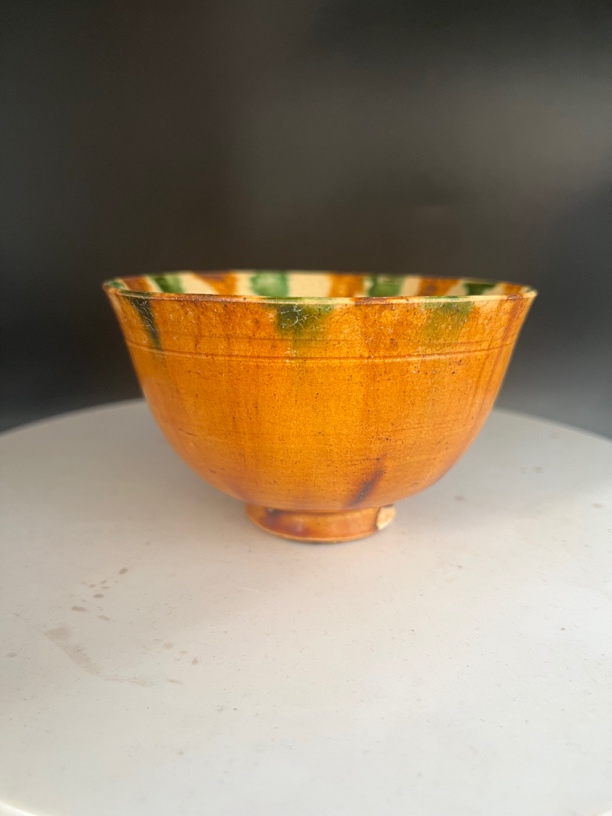 瓷器三彩鸡心碗一件