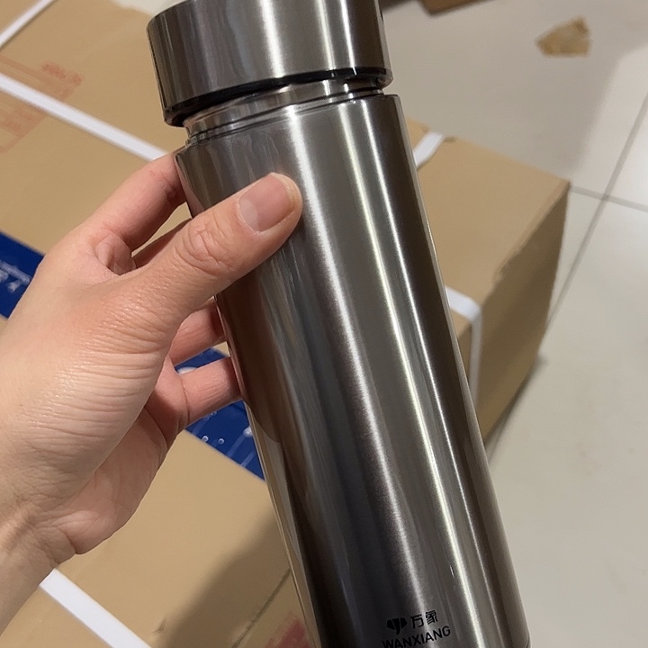 万象316550550104带滤网保温杯