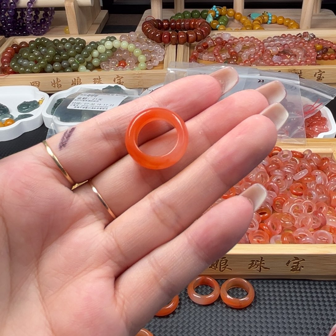 吁***吁南红玛瑙未镶嵌颈饰