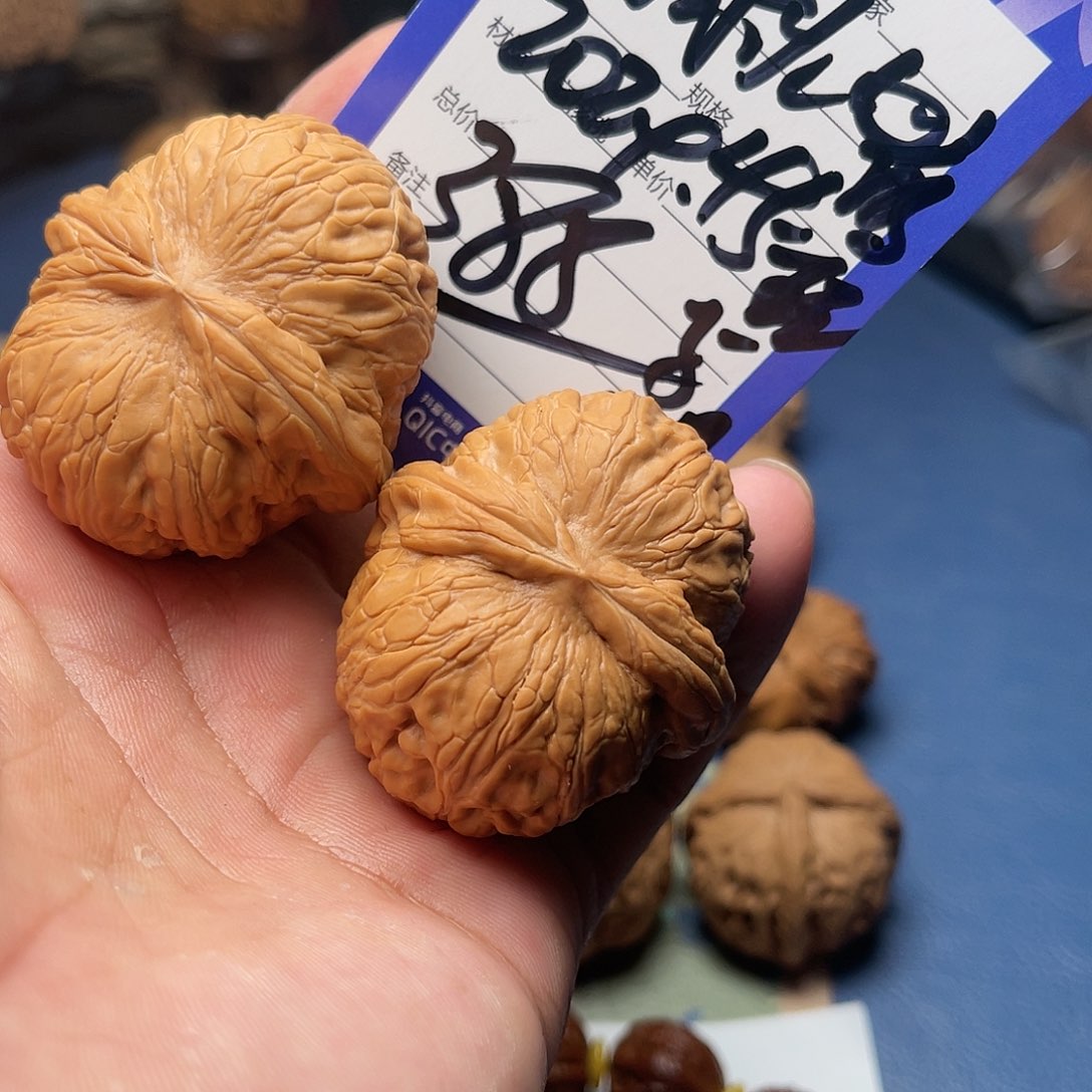 【闪购商品】文玩核桃吊坠揪****梦