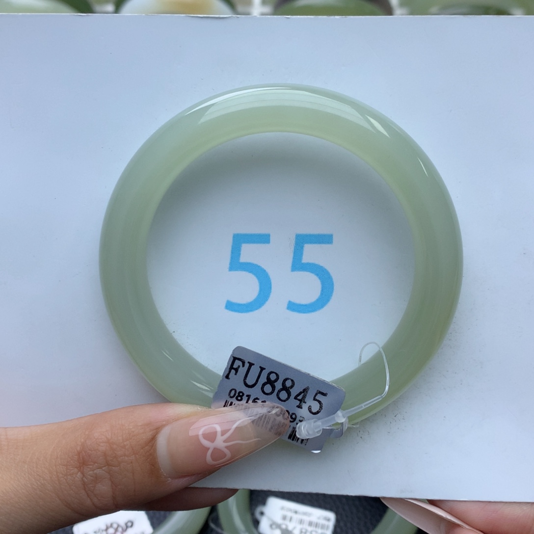 和田玉手镯未镶嵌?***…