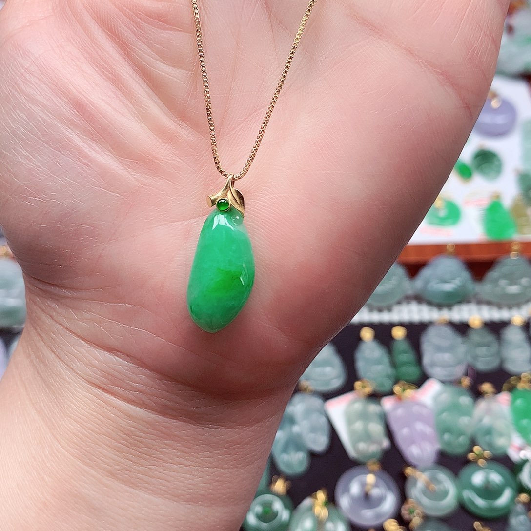 翡翠18K金镶嵌颈饰天然翡翠A货