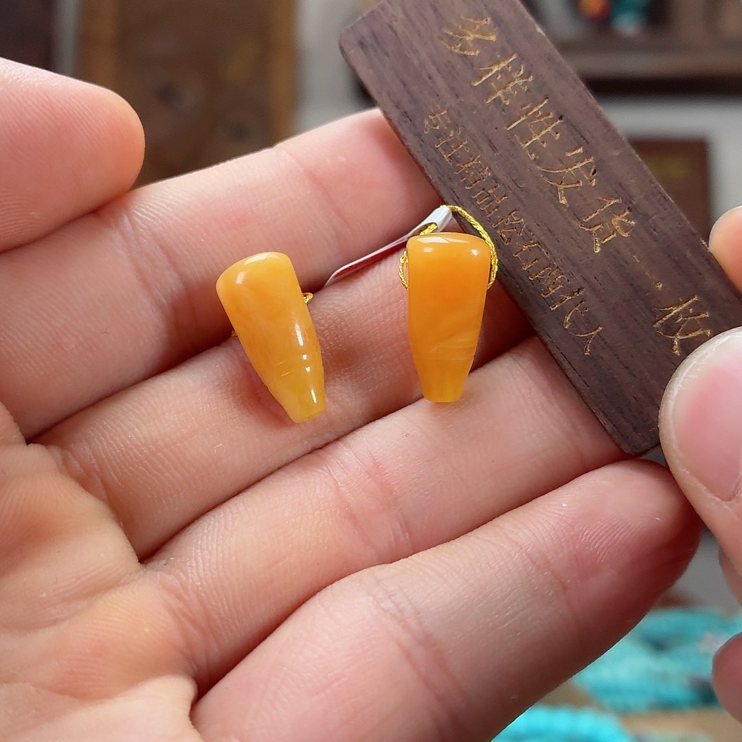 琥珀未镶嵌珠宝奇石