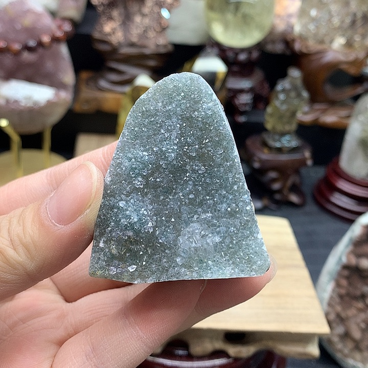 未镶嵌水晶大型摆件（非配饰）