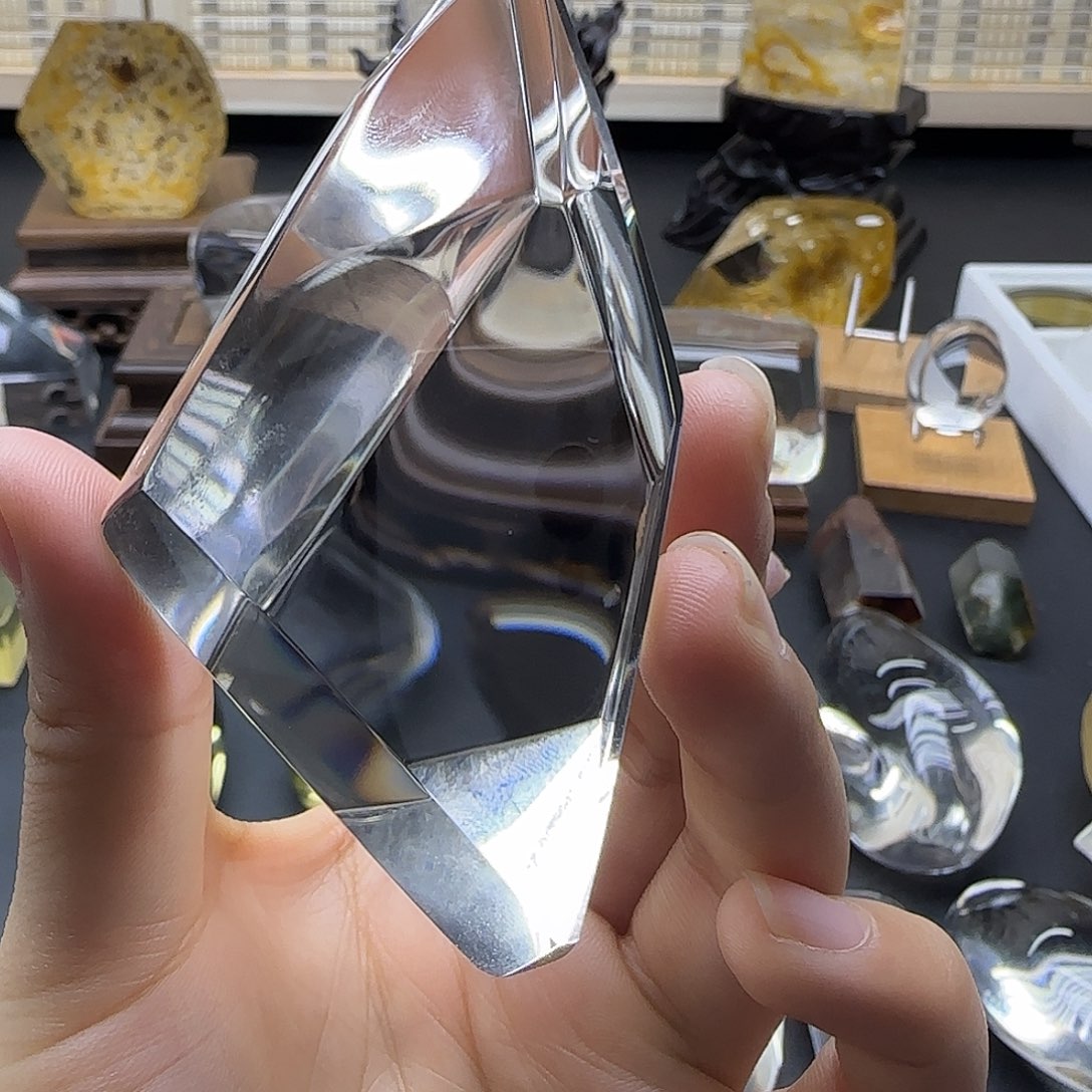 水晶天然摆件未镶嵌