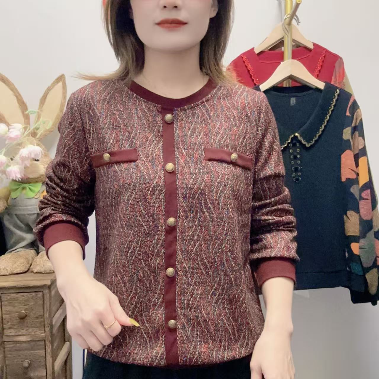 【丽姐家】秋季新款妈妈装秋季短款时尚圆领中老年女装上衣