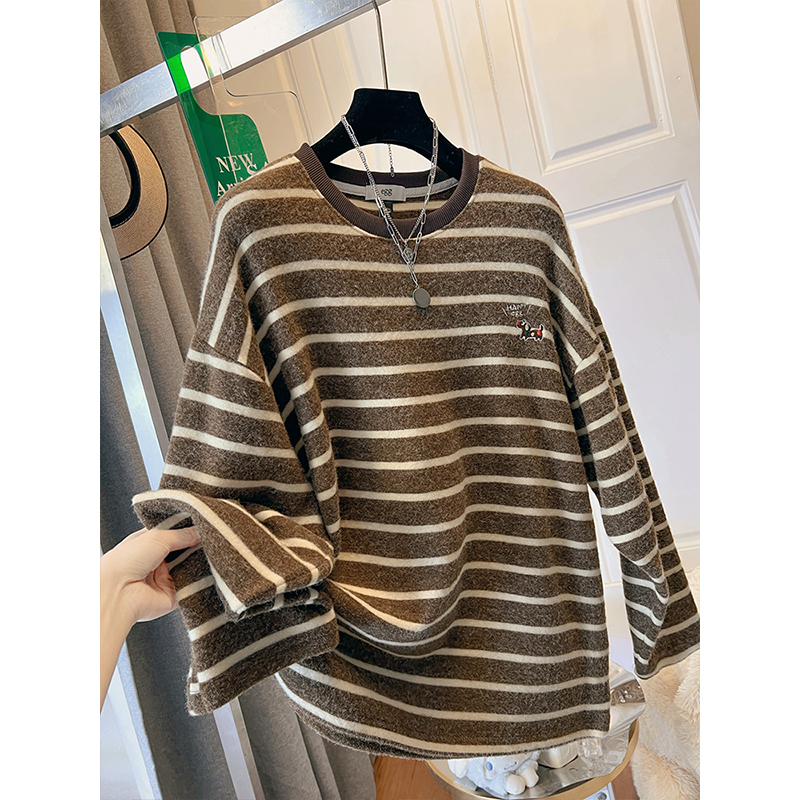 秋冬宽松显瘦条纹长袖t恤女2025新款大码胖mm刺绣内搭打底衫上衣