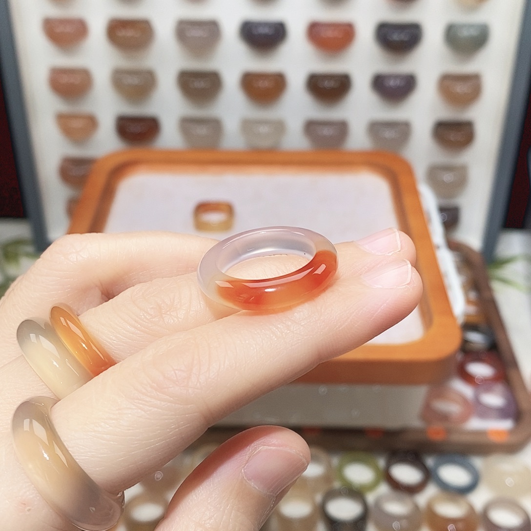 妞****玛瑙/玉髓未镶嵌戒指港16