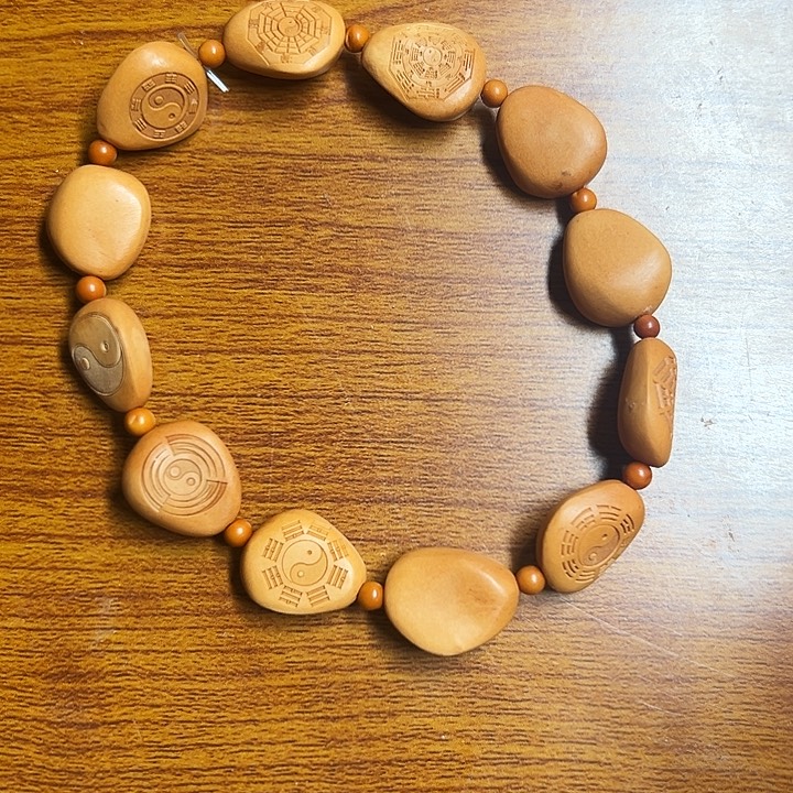 小***笔松木松子手串八卦雕刻