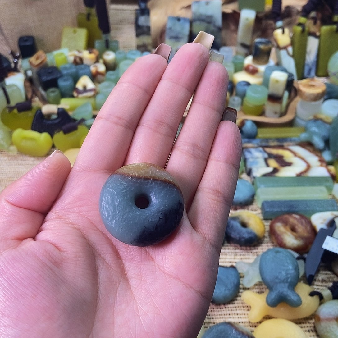 未镶嵌蛇纹石玉挂件(****Q