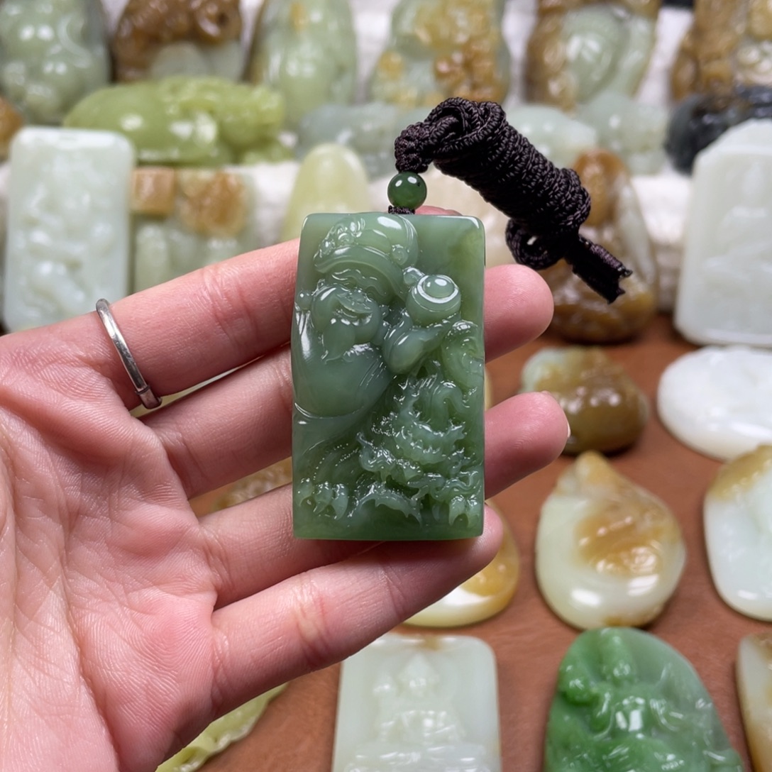 和田玉未镶嵌颈饰