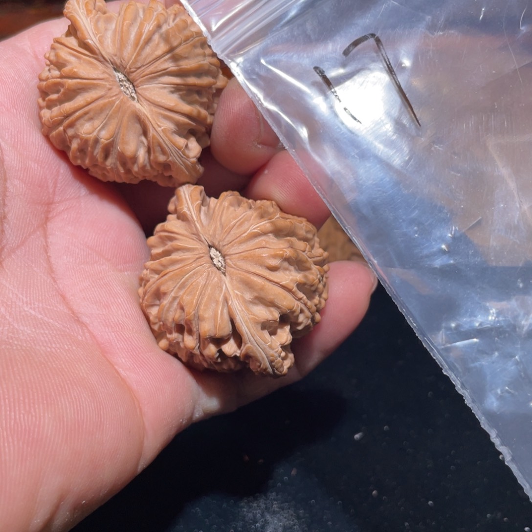 文玩核桃把件阿*磨盘