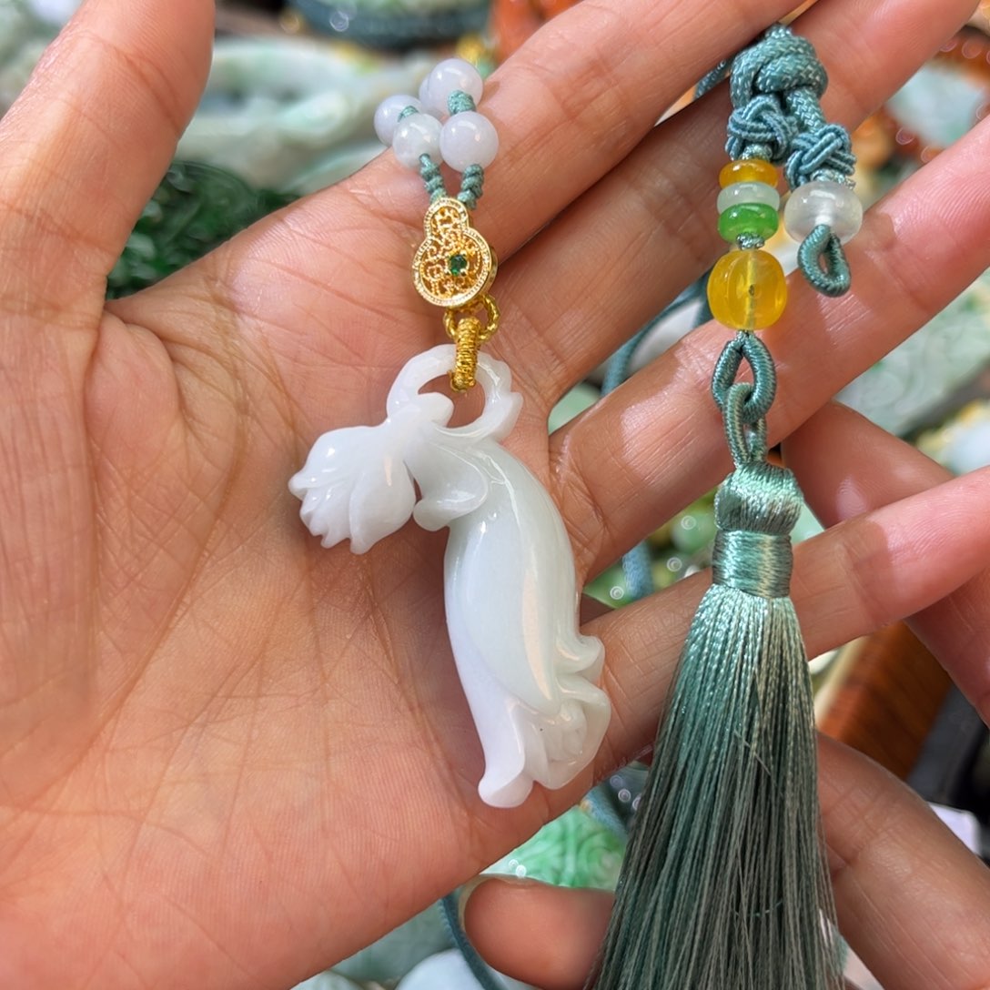 翡翠颈饰未镶嵌待编款