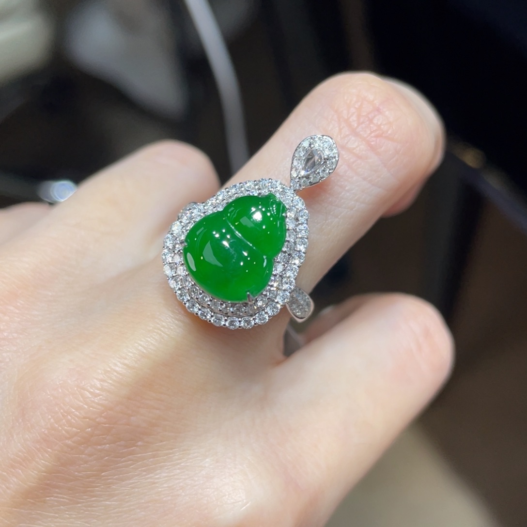 翡翠颈饰18K金镶嵌天然缅甸翡翠a货