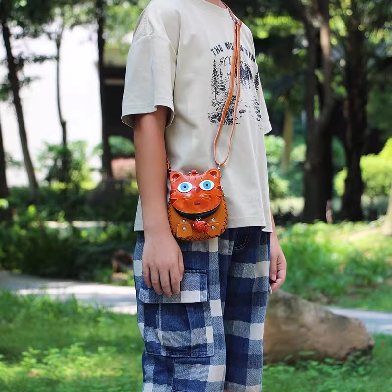 牛皮斜挎小包卡通动物十二生肖小包造型俏皮可爱挎包零钱包钥匙包