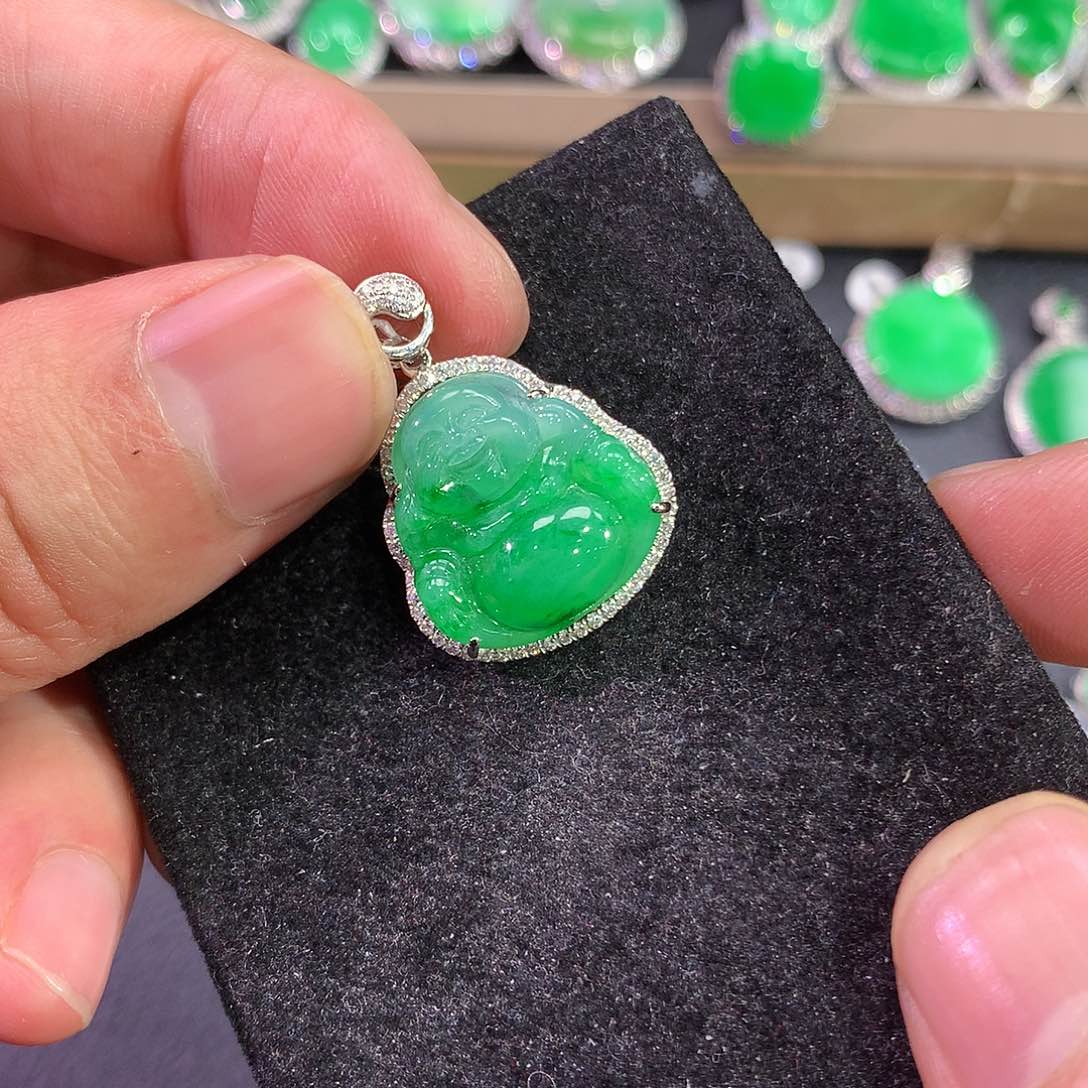 翡翠吊坠(赠链)18K金镶嵌