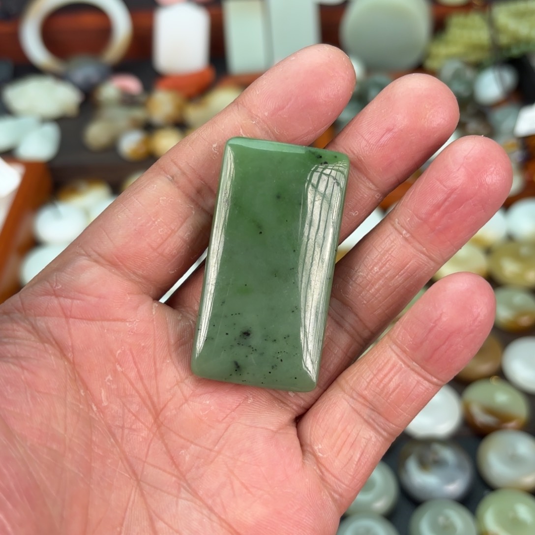和田玉（糖玉）颈饰未镶嵌