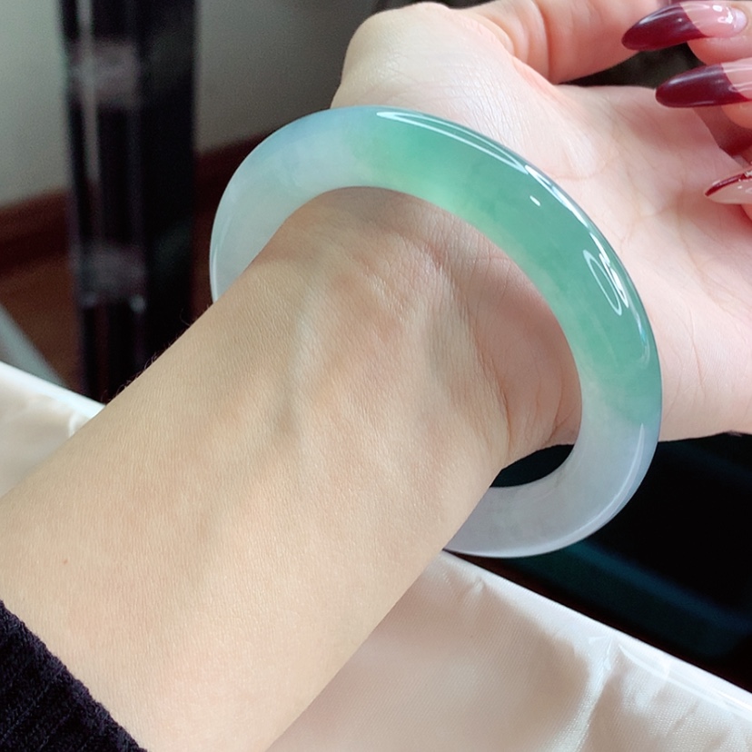 【闪购商品】翡翠手镯未镶嵌55 小万种水战斗机 灵