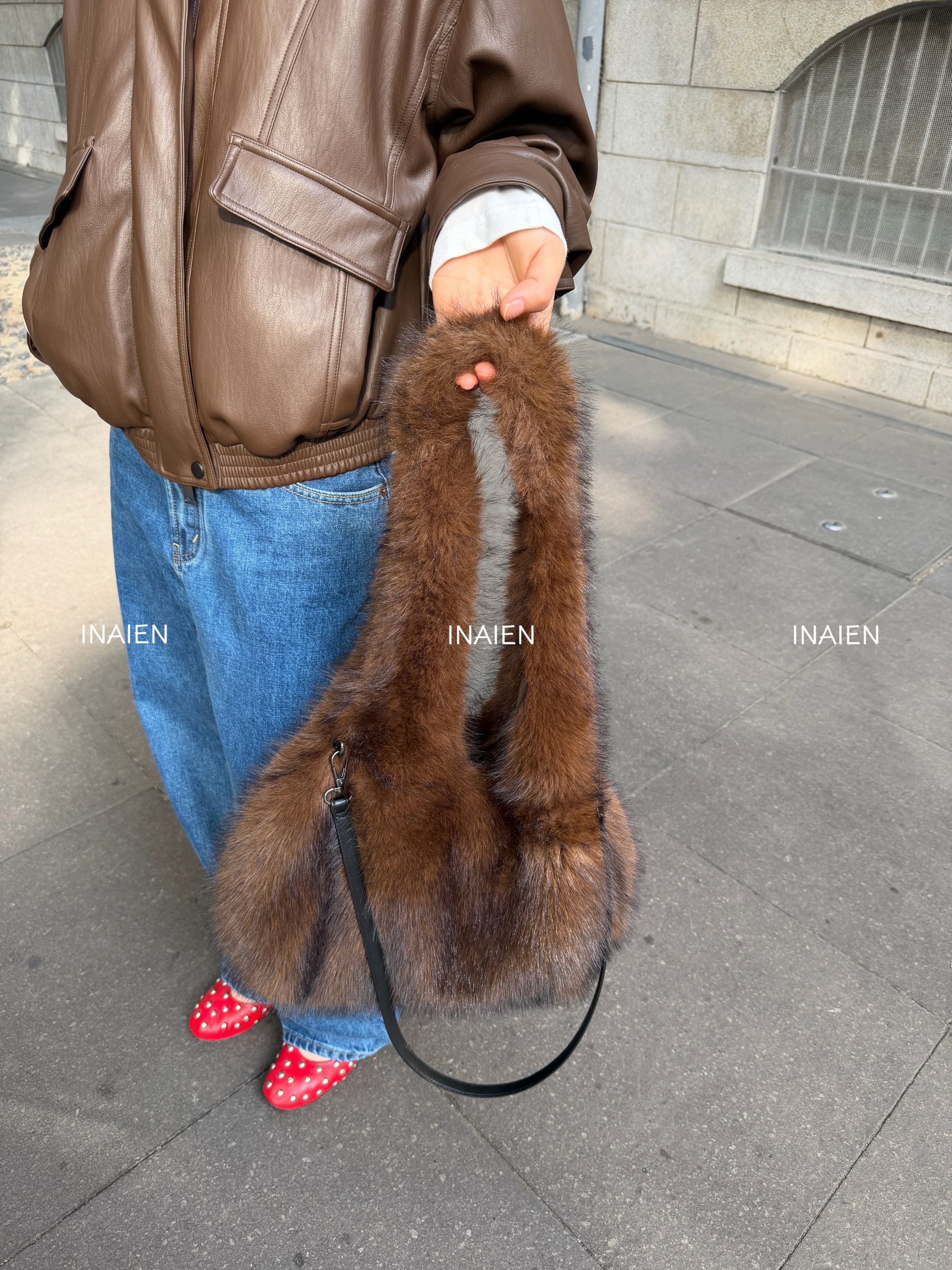 INAIEN“蒲公英”时尚环保单肩斜挎复古手拎网红百搭毛毛包P8817