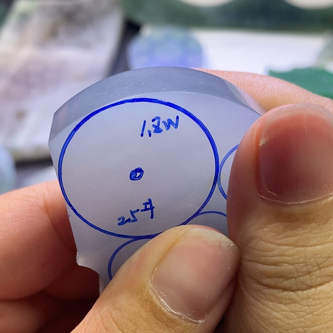 依***欧定制翡翠未镶嵌扣子