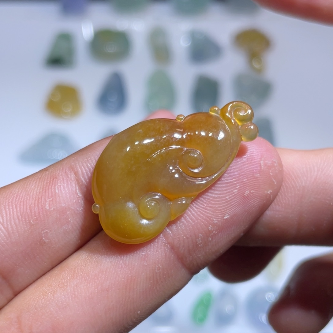 颈饰未镶嵌翡翠如意
