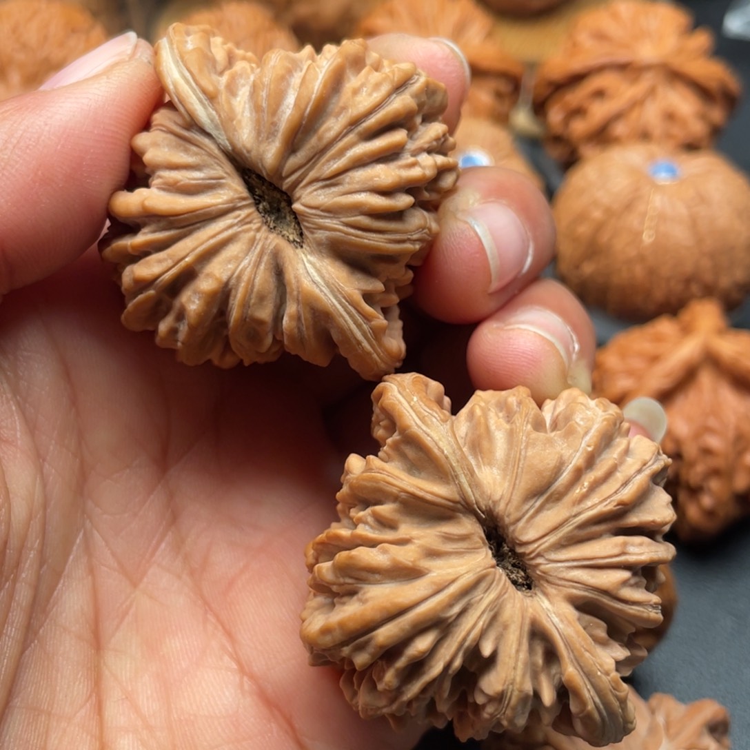 车***容猴头核桃吊坠楼子