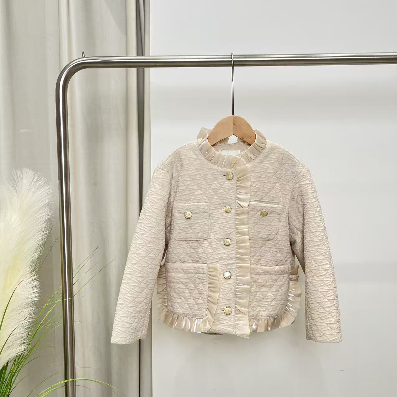 秋冬女童杏色外套 5533韵系