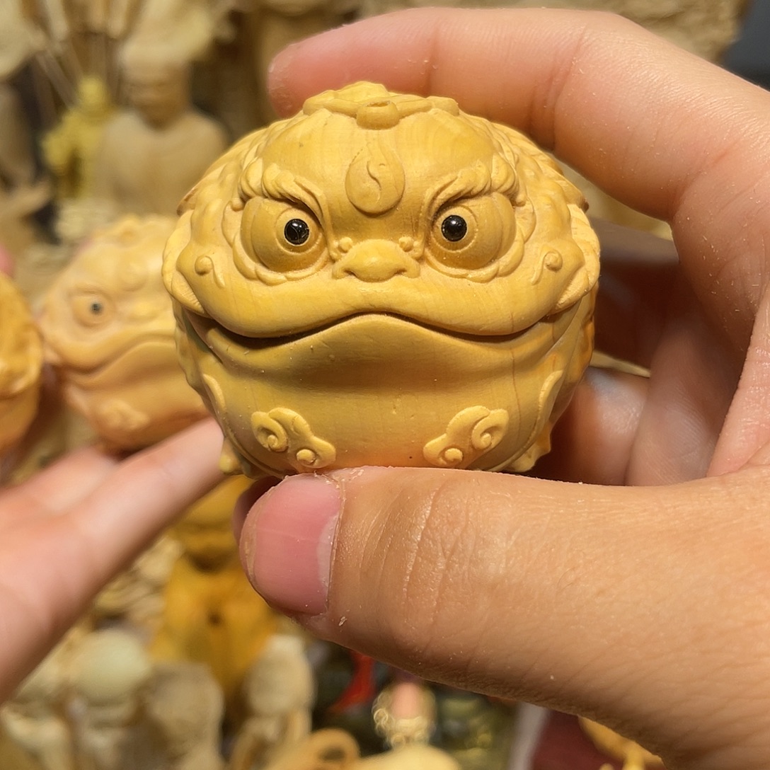 黄杨木小瑕疵三足金蟾