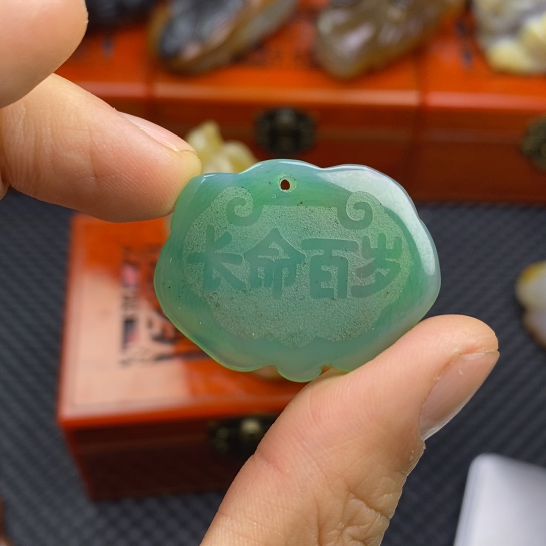 玛瑙手饰未镶嵌玛瑙