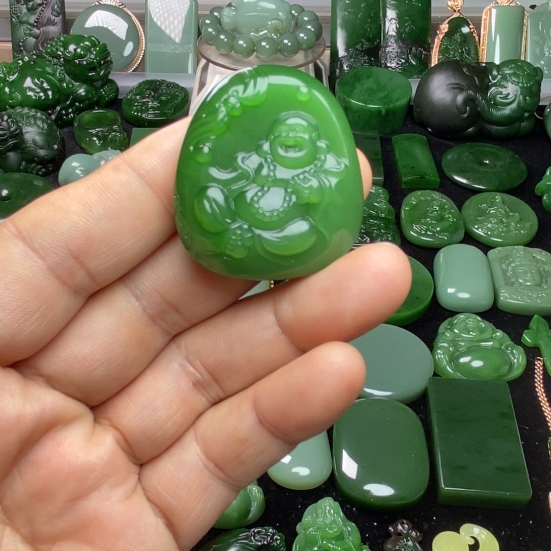 越***好和田玉（碧玉）未镶嵌颈饰