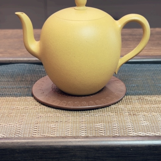 茶壶紫砂黄龙山原矿大水潭本绿半手工（200 cc）